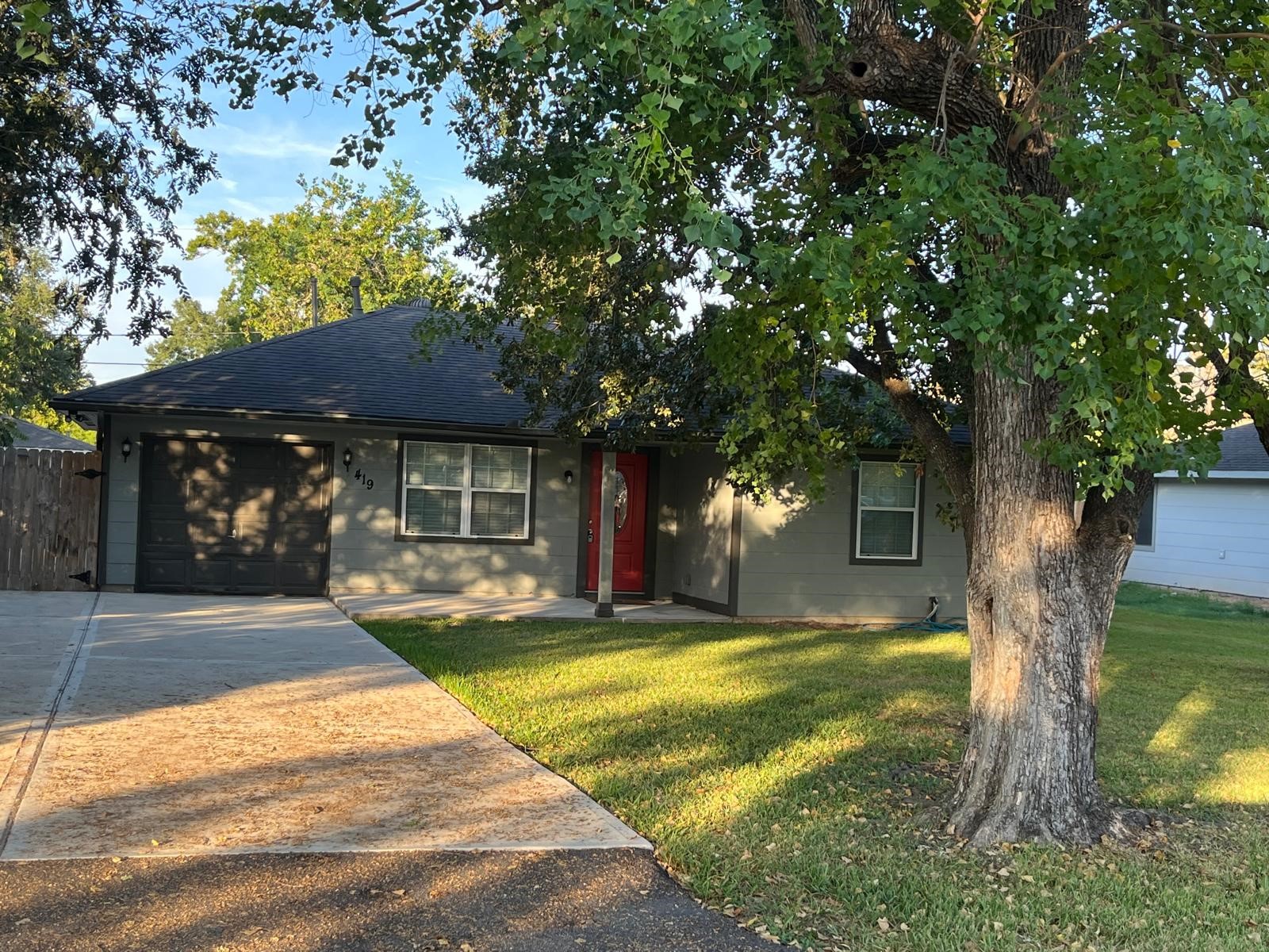 419 West Street Property Photo 1