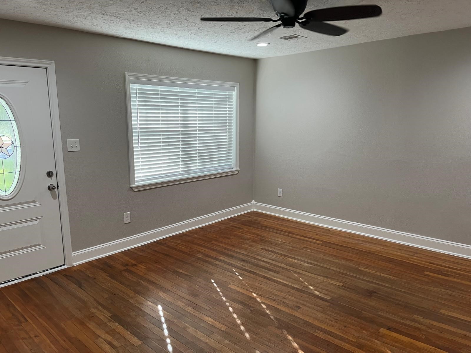 419 West Street Property Photo 3