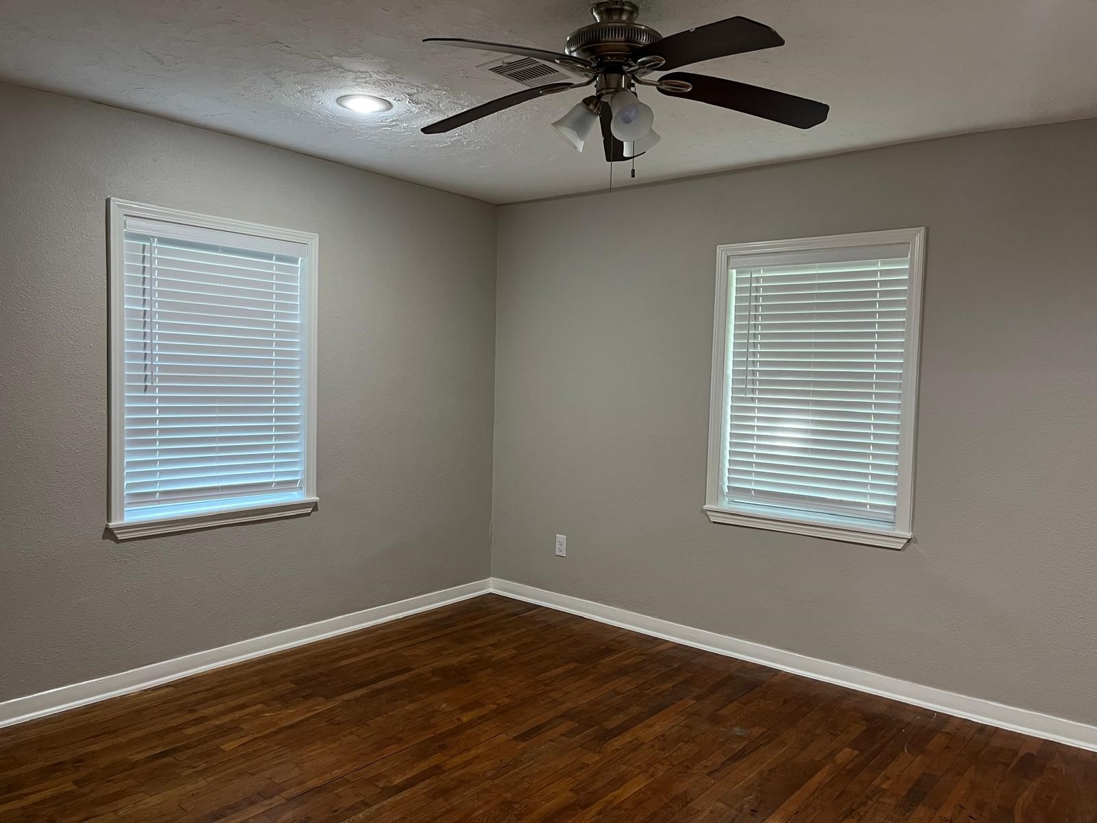 419 West Street Property Photo 5