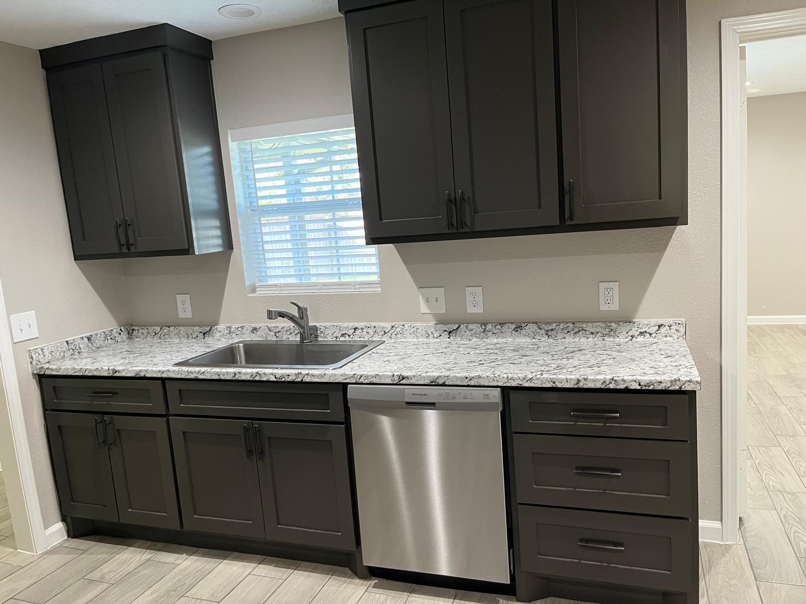 419 West Street Property Photo 13