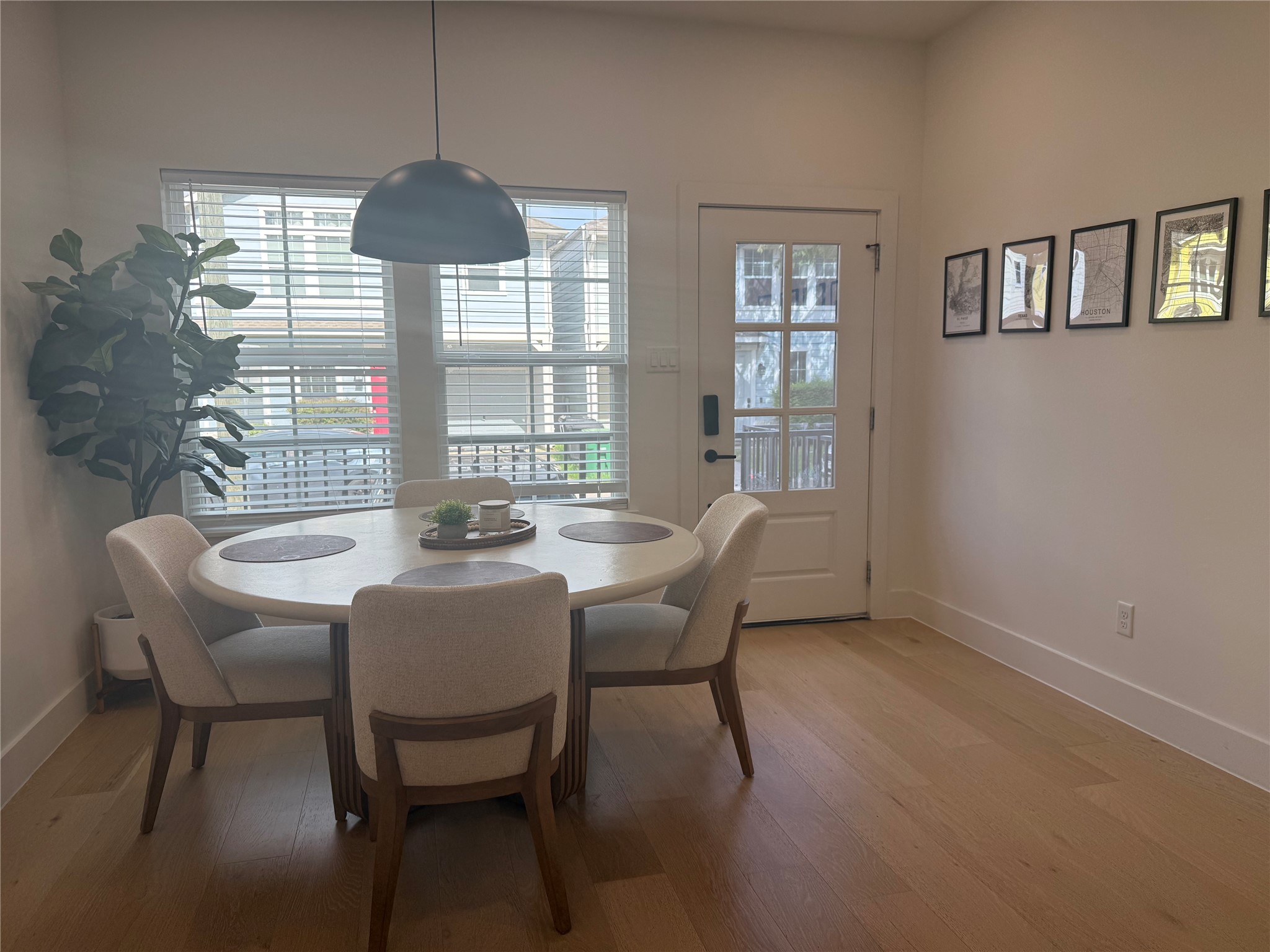 1813 Lewis Street Property Photo 3
