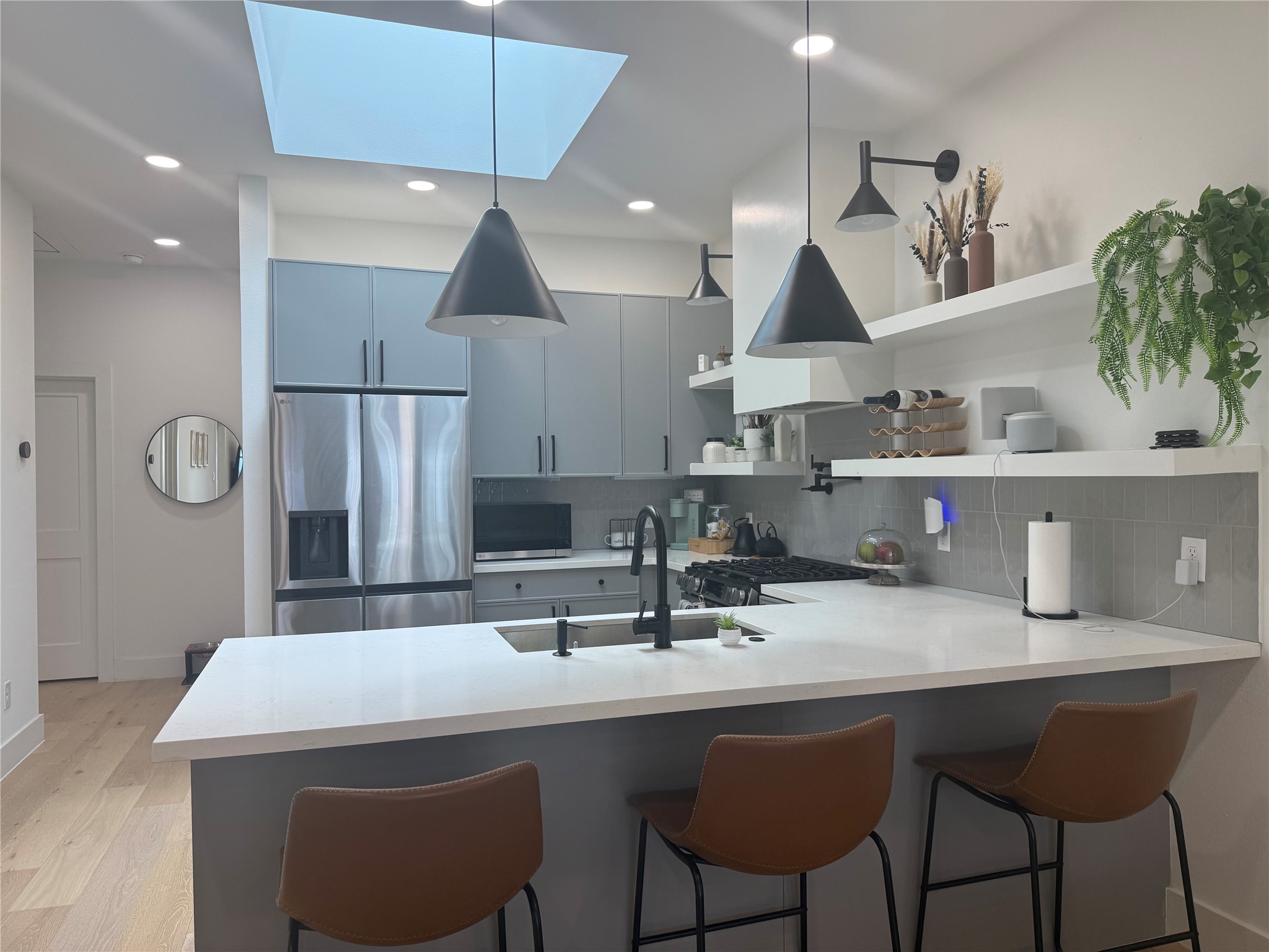 1813 Lewis Street Property Photo 10