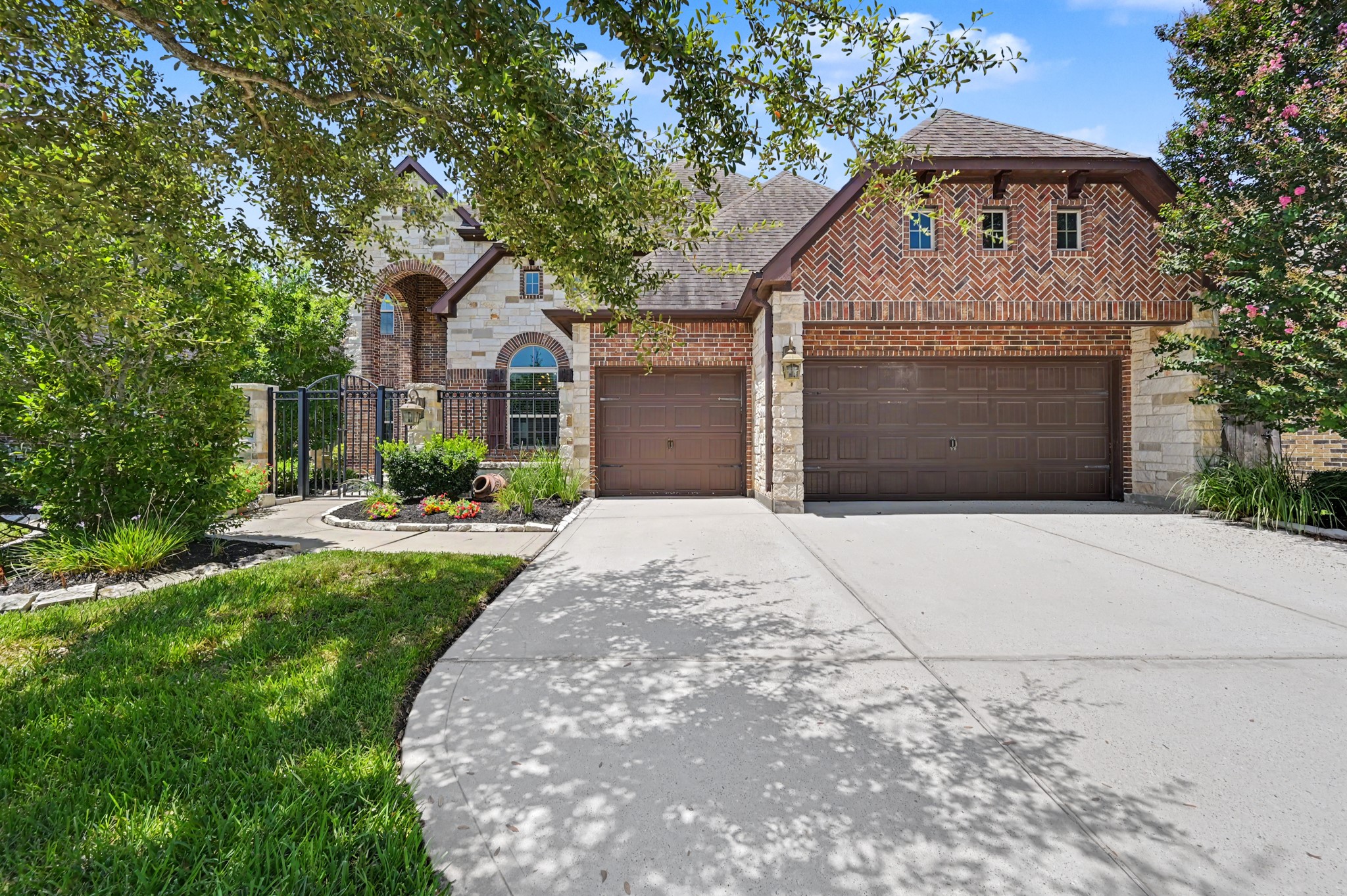 2807 Alan Lake Lane Property Photo 1