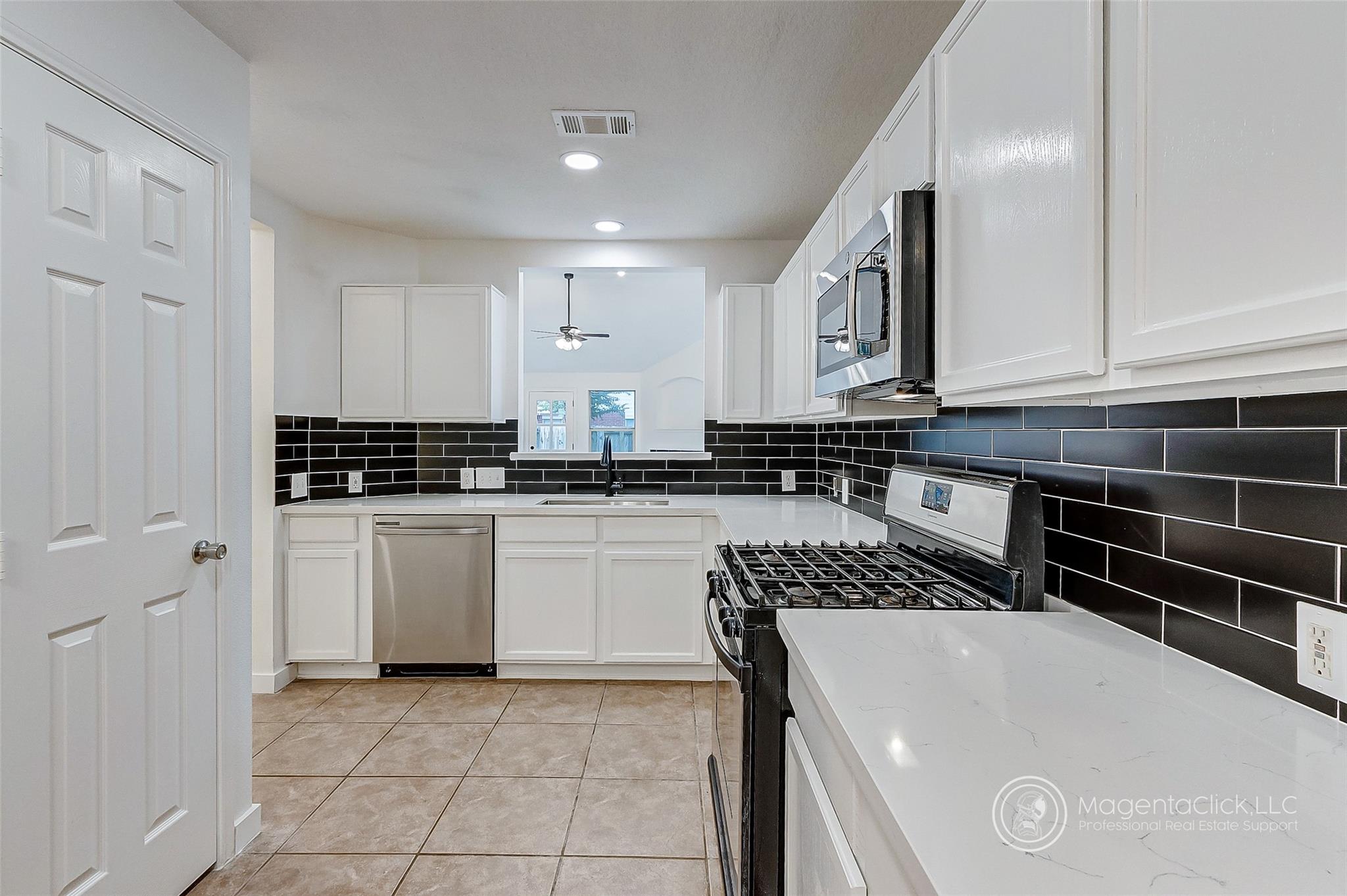 4831 Sand Colony Lane Property Photo 10