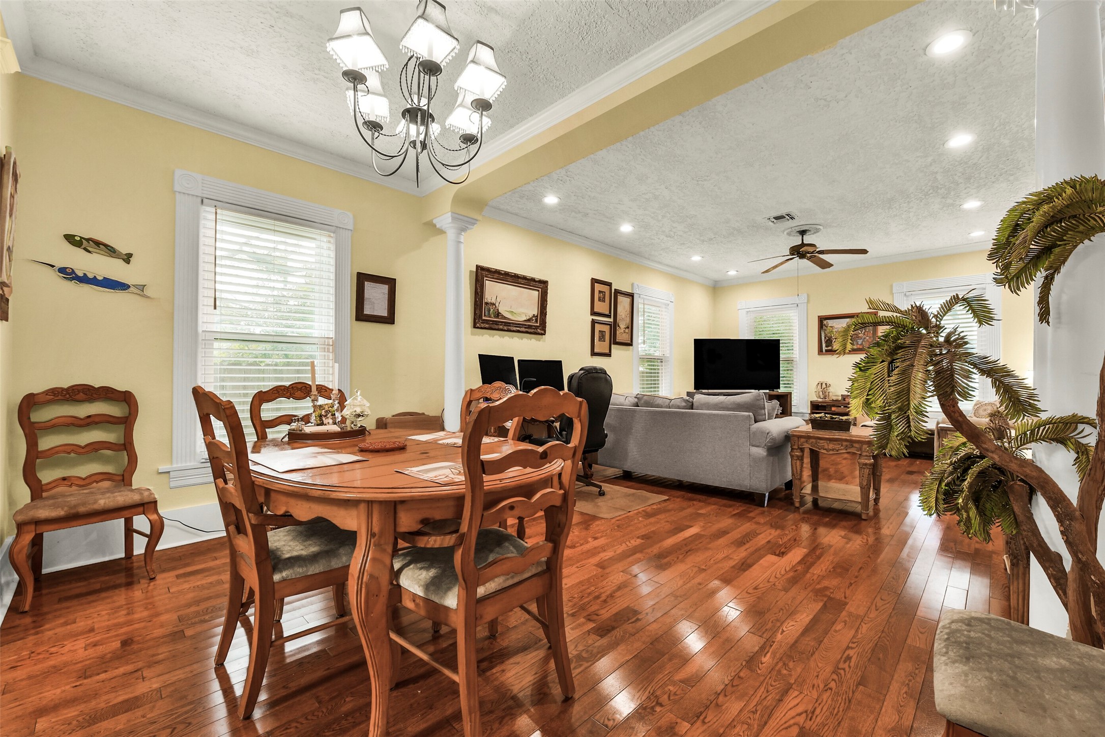 3017 Bernardo De Galvez Avenue Property Photo 10