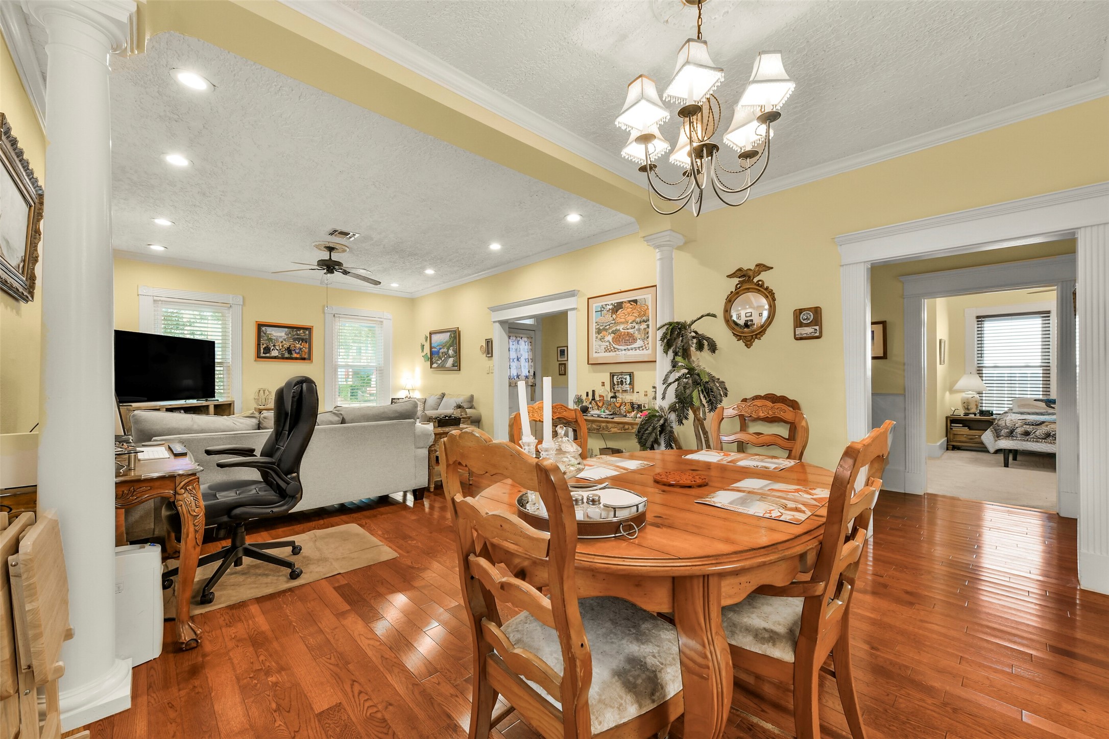 3017 Bernardo De Galvez Avenue Property Photo 12