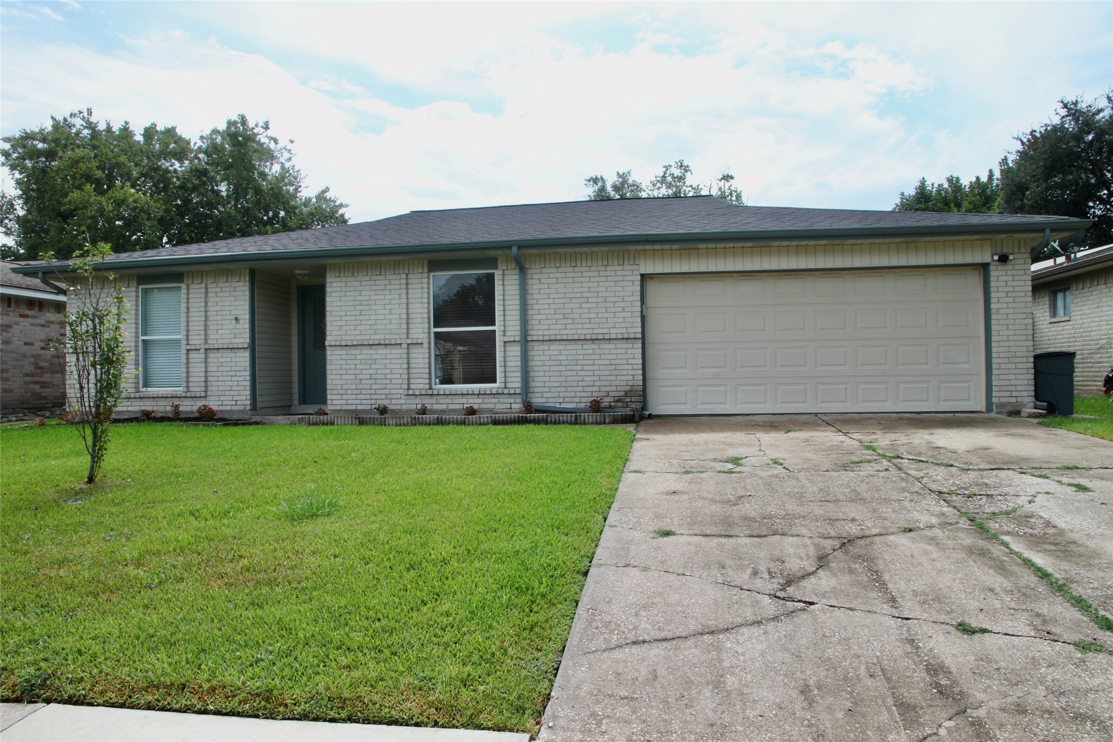 6209 Creekside Lane Property Photo 2