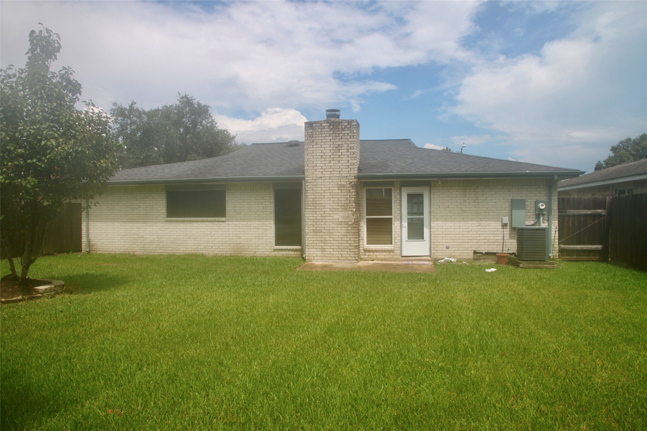 6209 Creekside Lane Property Photo 4