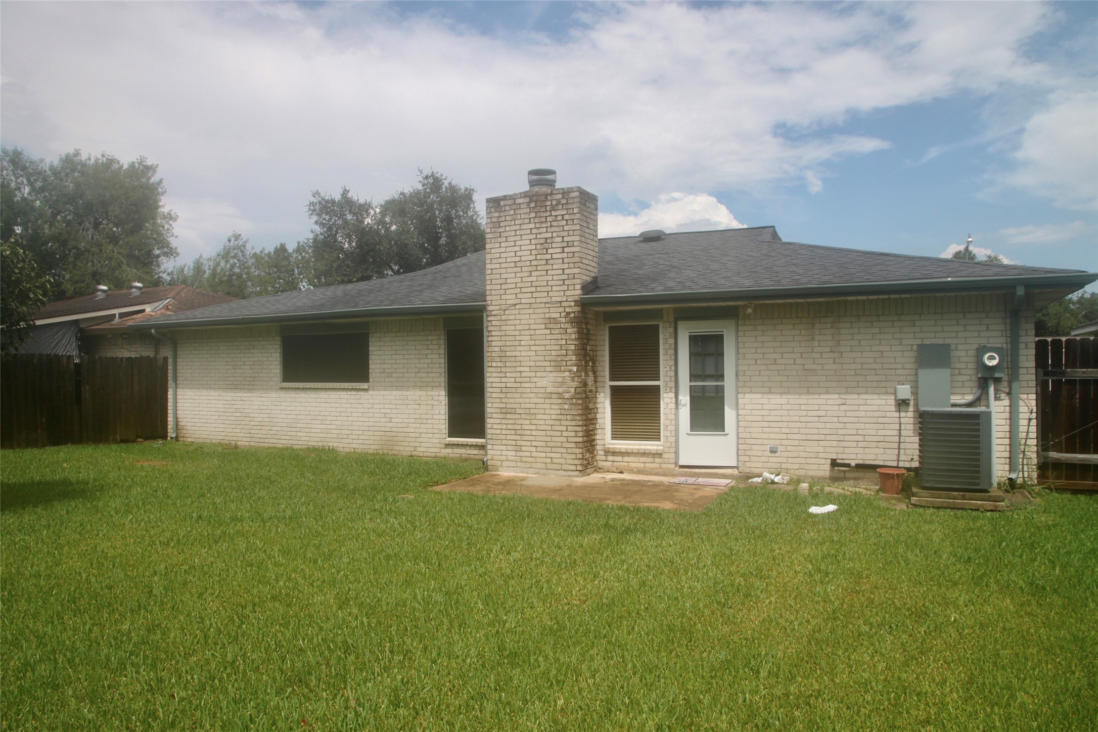6209 Creekside Lane Property Photo 5