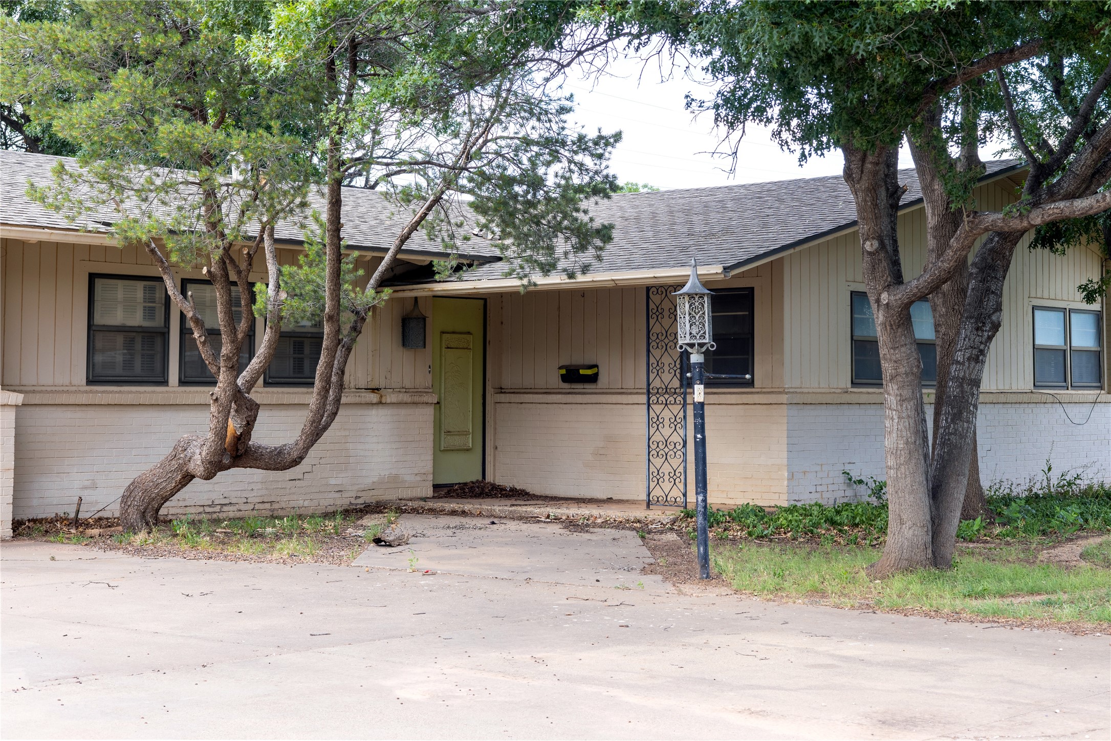 2710 61st Street Property Photo