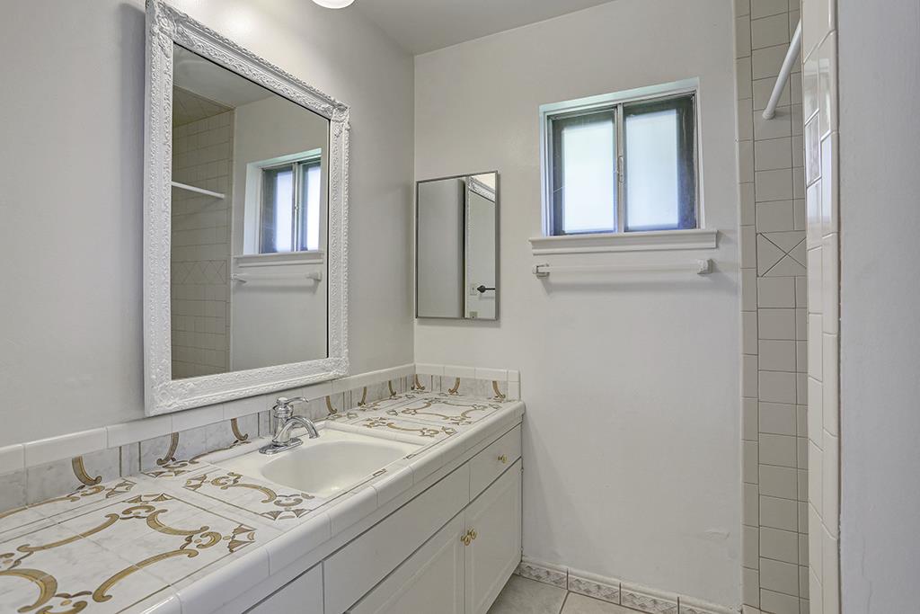 12426 Attlee Property Photo 3