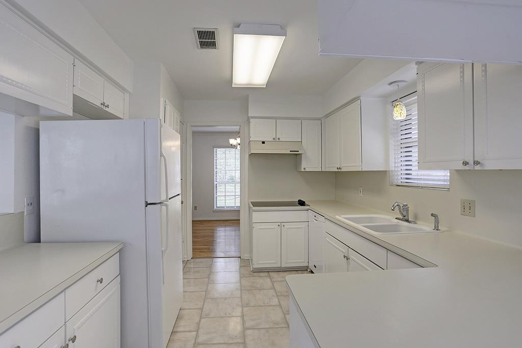 12426 Attlee Property Photo 9