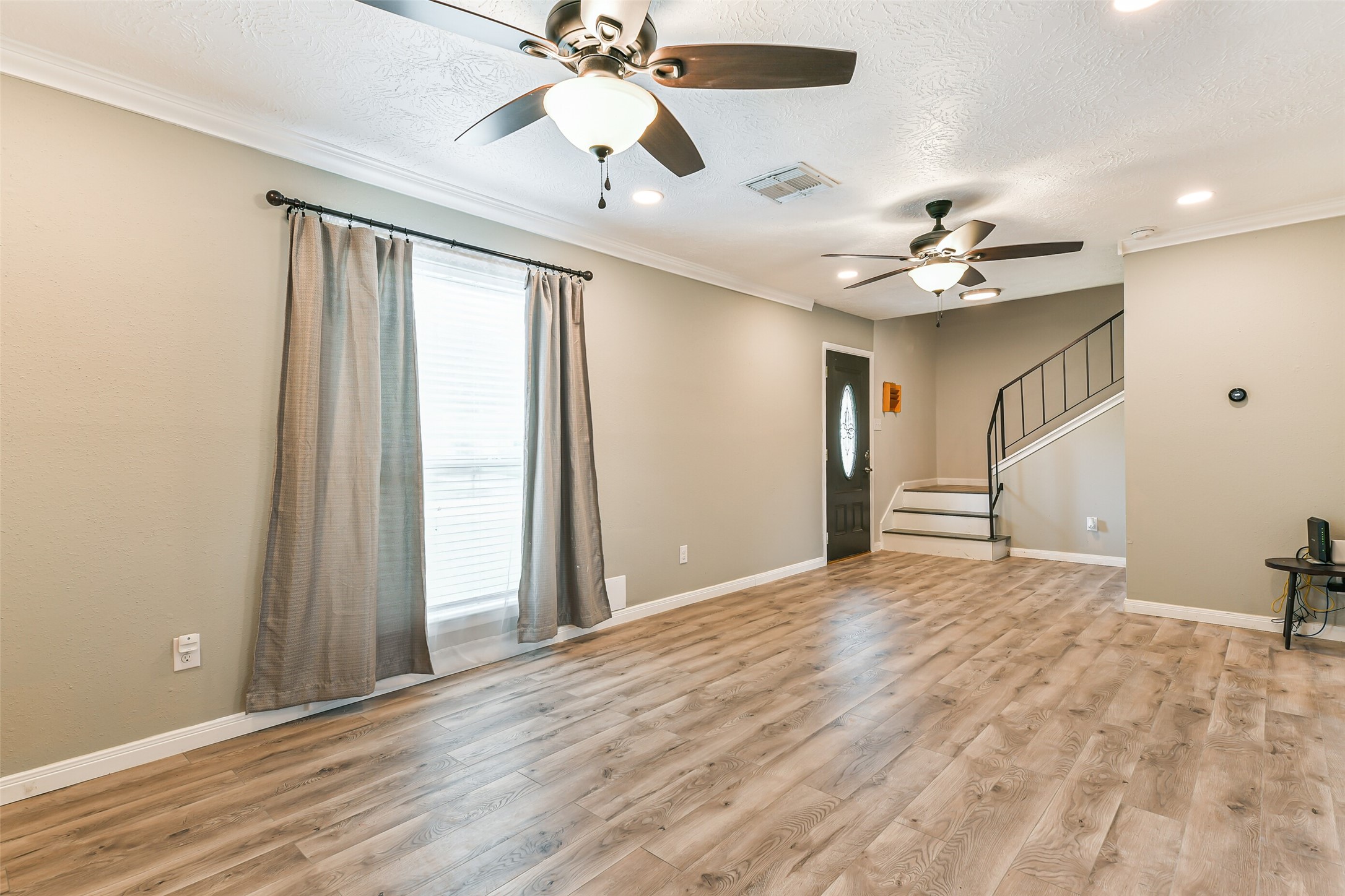 207 Woodvale Drive Property Photo 8