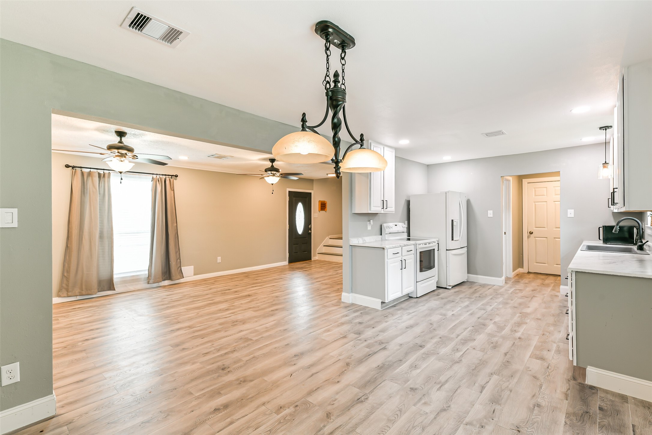 207 Woodvale Drive Property Photo 12