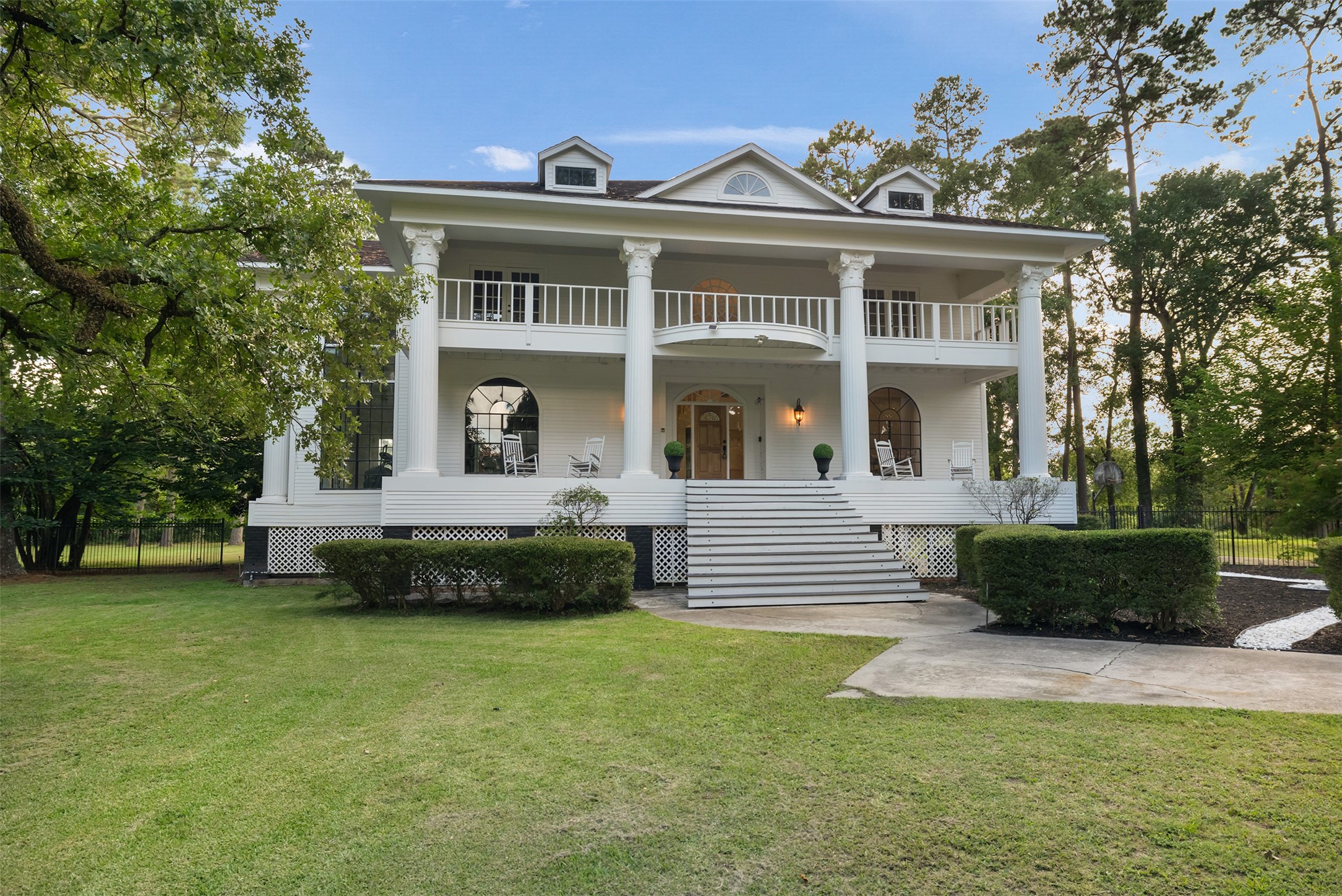17003 Creeksouth Road Property Photo 6
