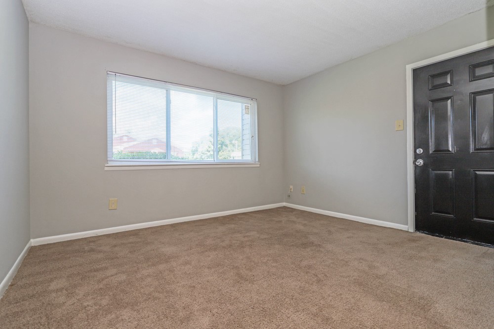 1103 E Church St Property Photo 19