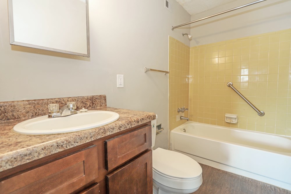 1103 E Church St Property Photo 22