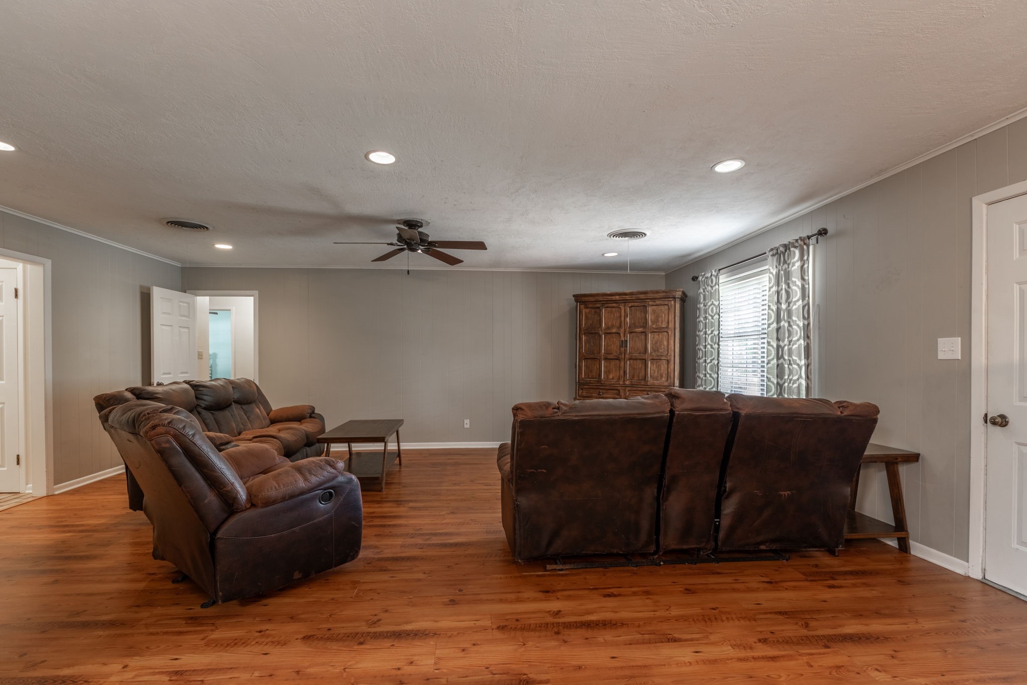 1200 Hollis Drive Property Photo 4