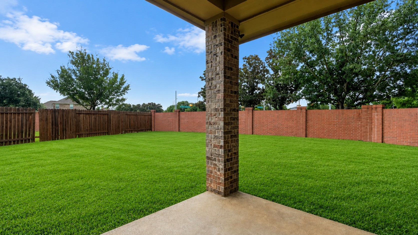 19903 Caraway Ridge Drive Property Photo 33