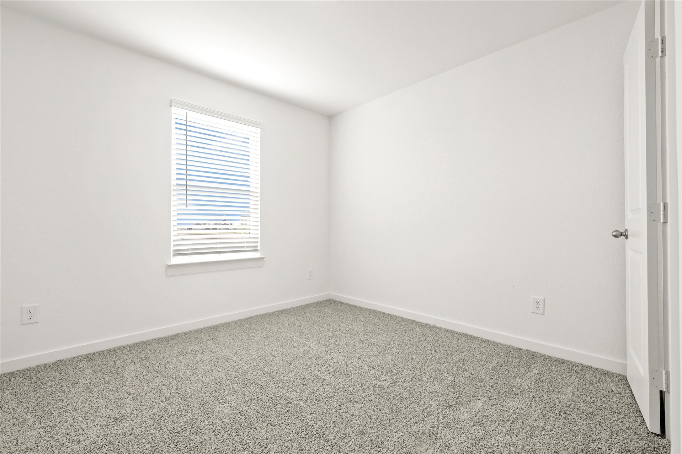 10730 Dogwood Sky Drive Property Photo 9