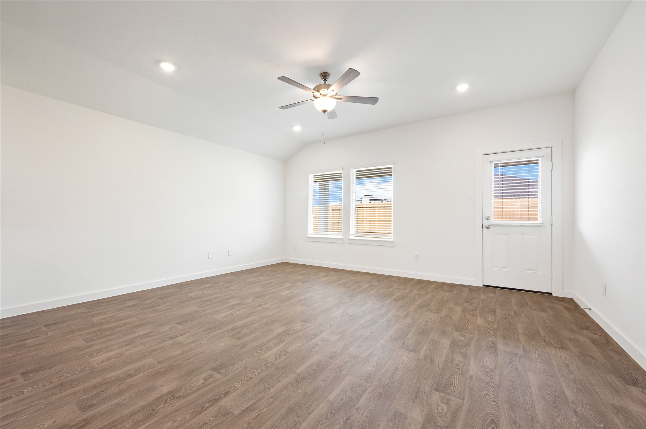 10730 Dogwood Sky Drive Property Photo 17