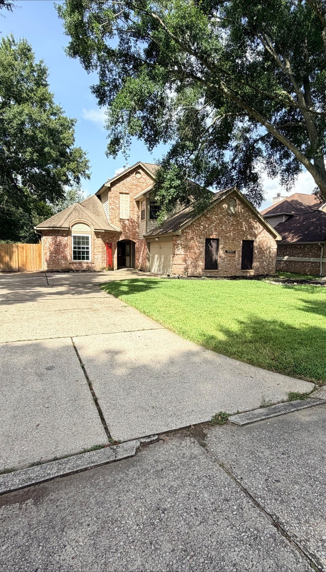 19507 Oak Station Drive Property Photo 2