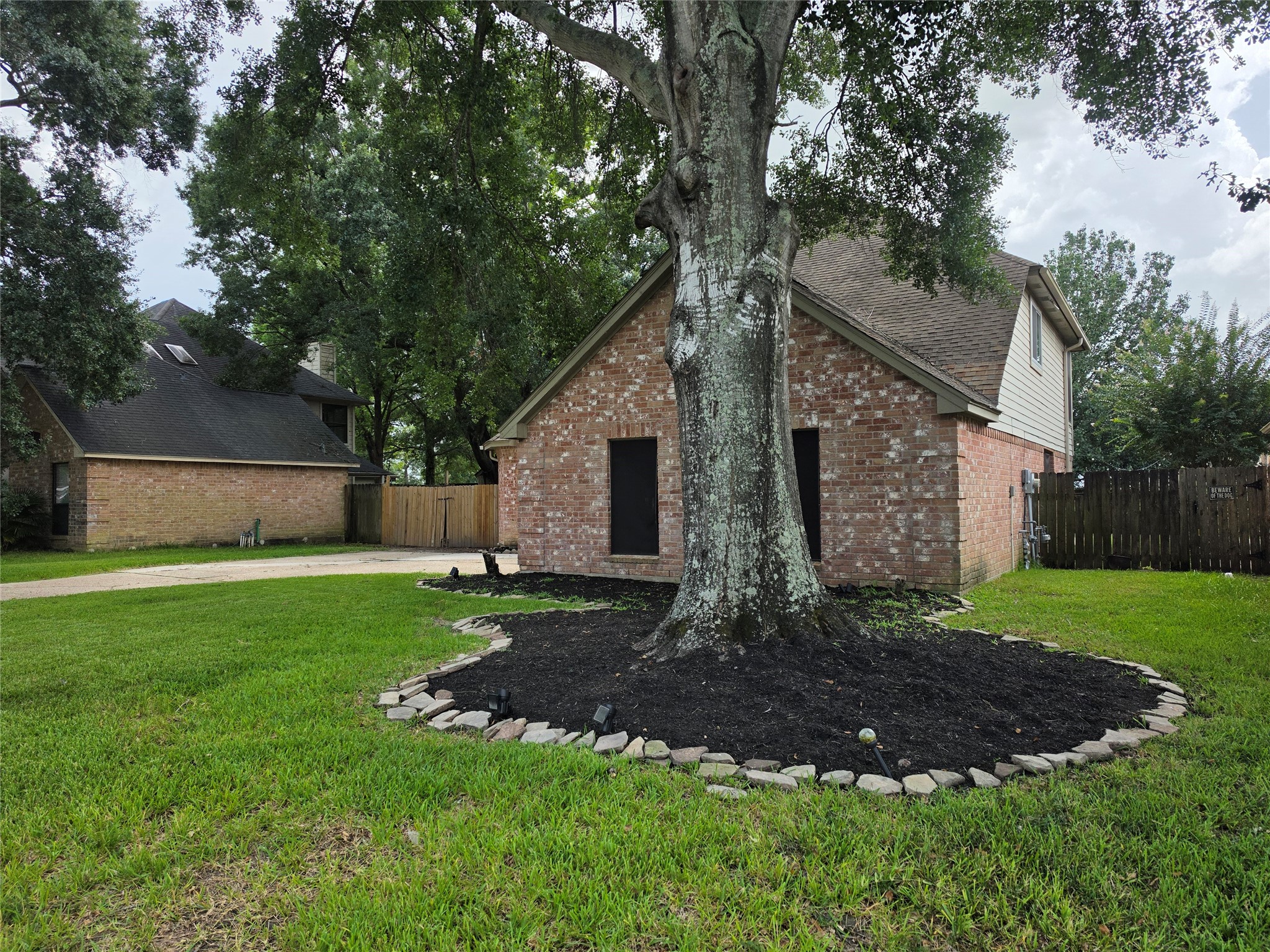 19507 Oak Station Drive Property Photo 4