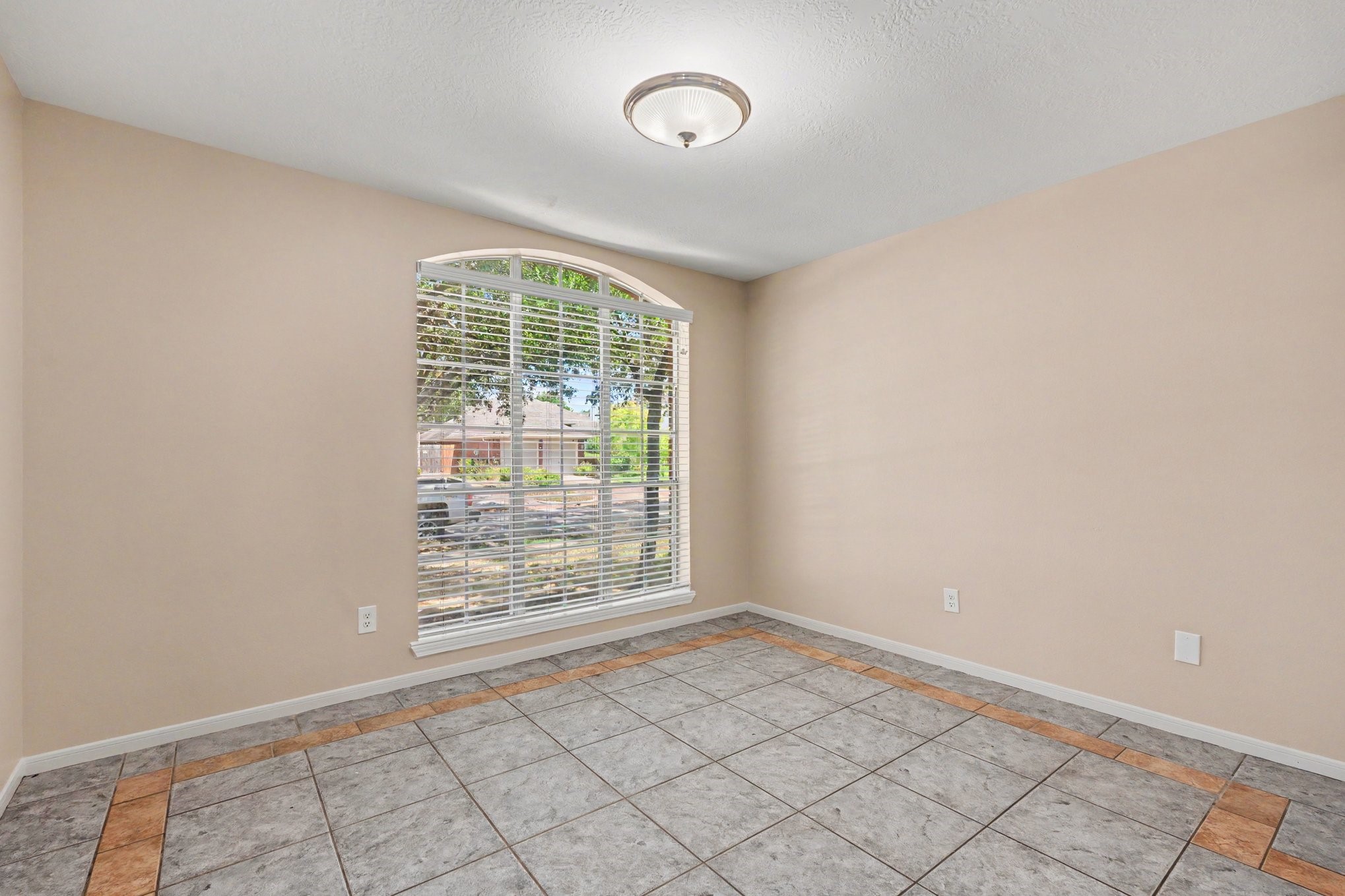 12911 Fox Arrow Lane Property Photo 9