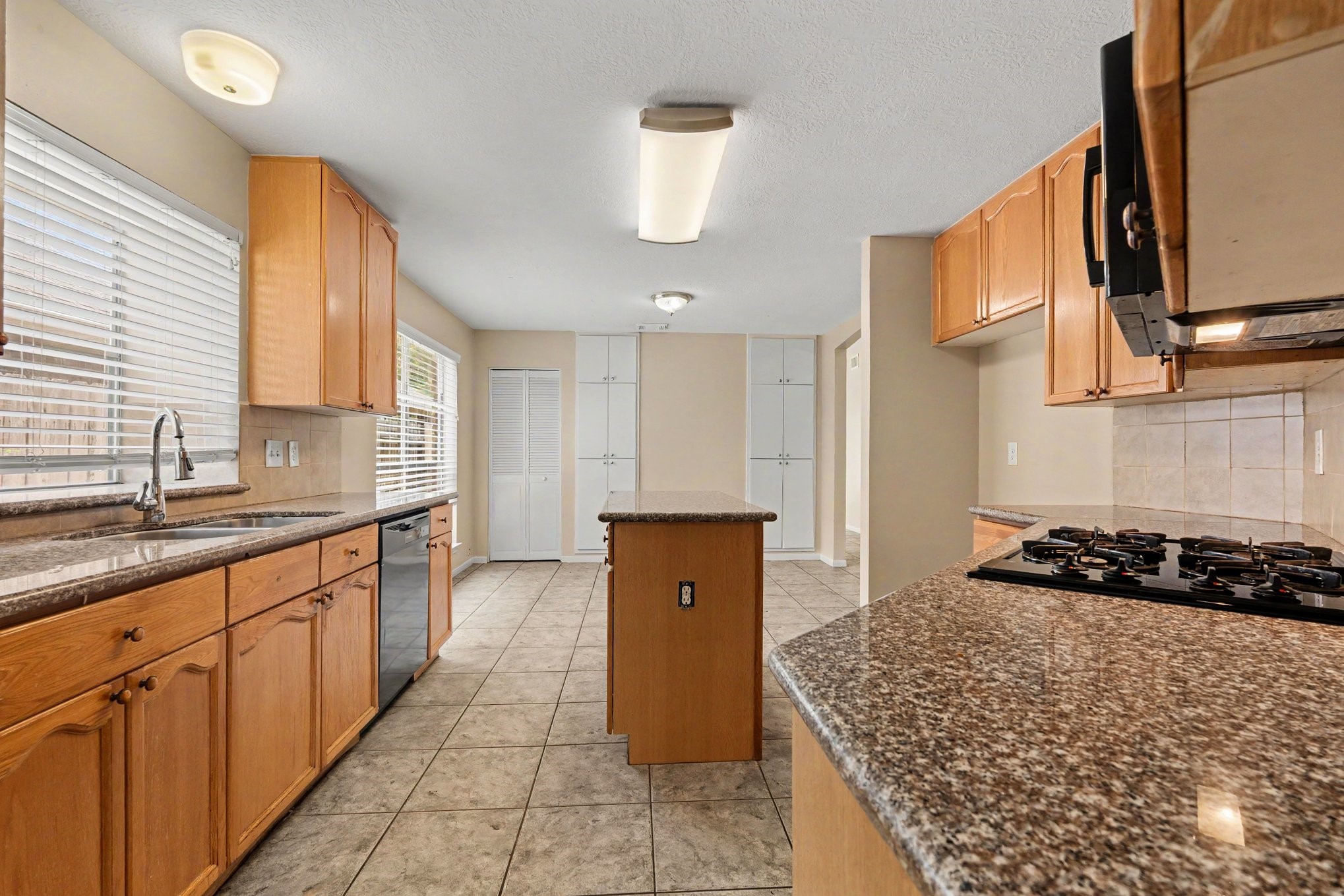 12911 Fox Arrow Lane Property Photo 13