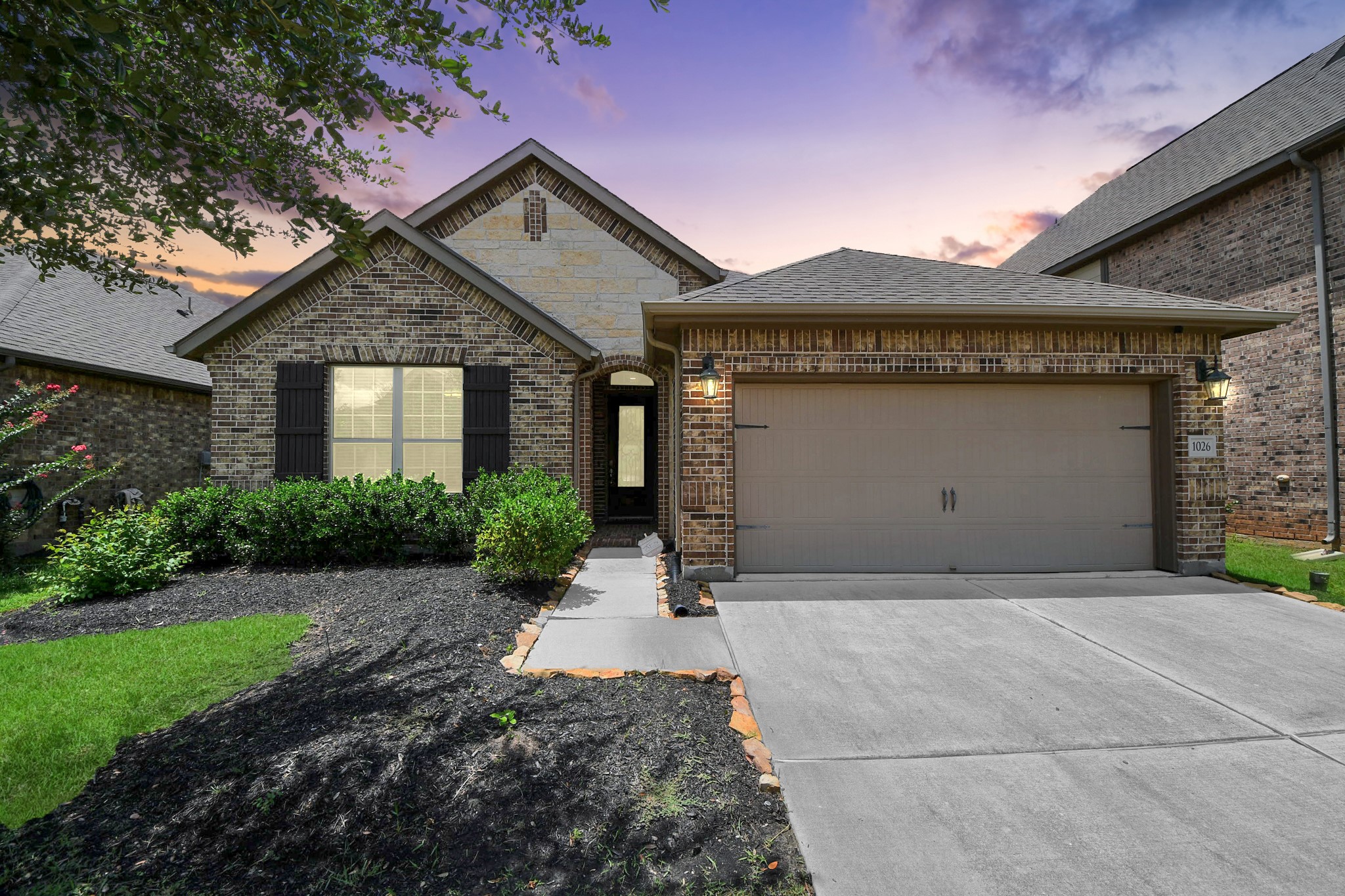 1026 Warm Summer Drive Property Photo 2