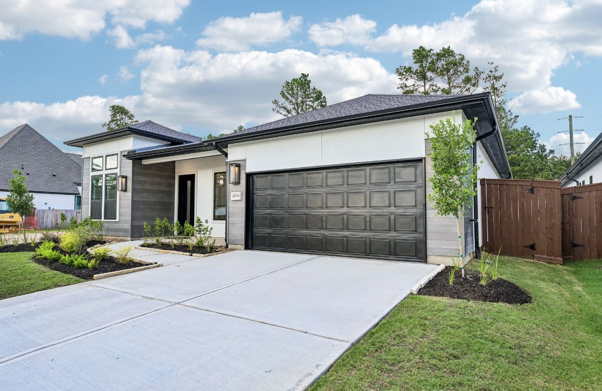15735 Hoptree Heights Lane Property Photo 3