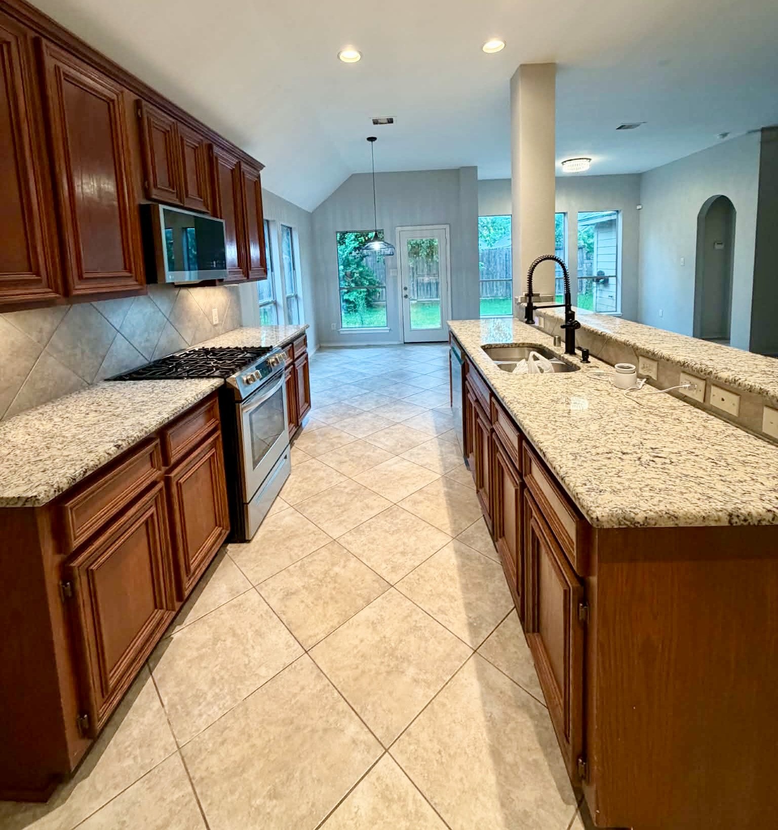 5607 Wagon Wheel Lane Property Photo 5