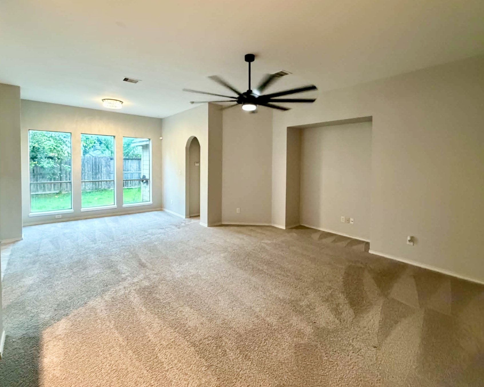 5607 Wagon Wheel Lane Property Photo 9
