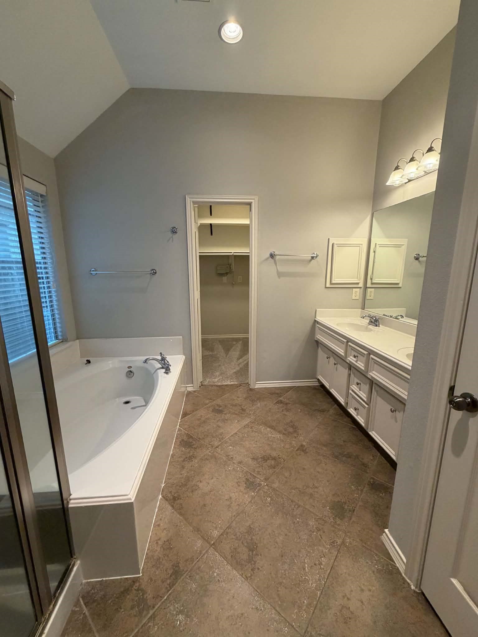 5607 Wagon Wheel Lane Property Photo 16