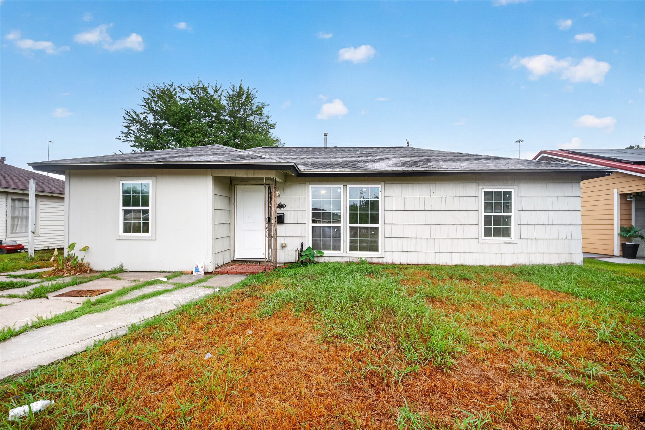 2329 Ingersol Avenue Property Photo 1