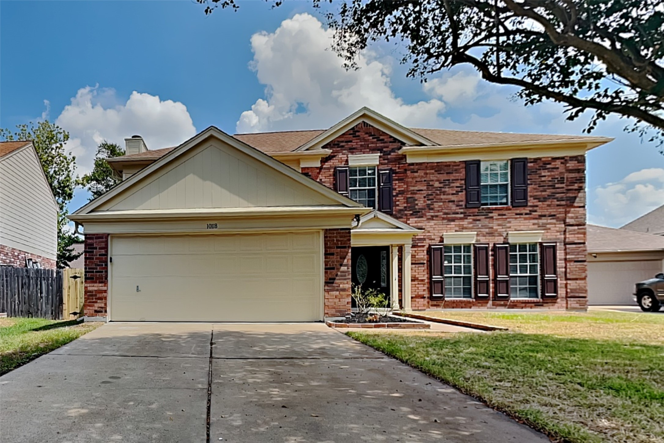 10118 Prospect Hill Drive Property Photo 1