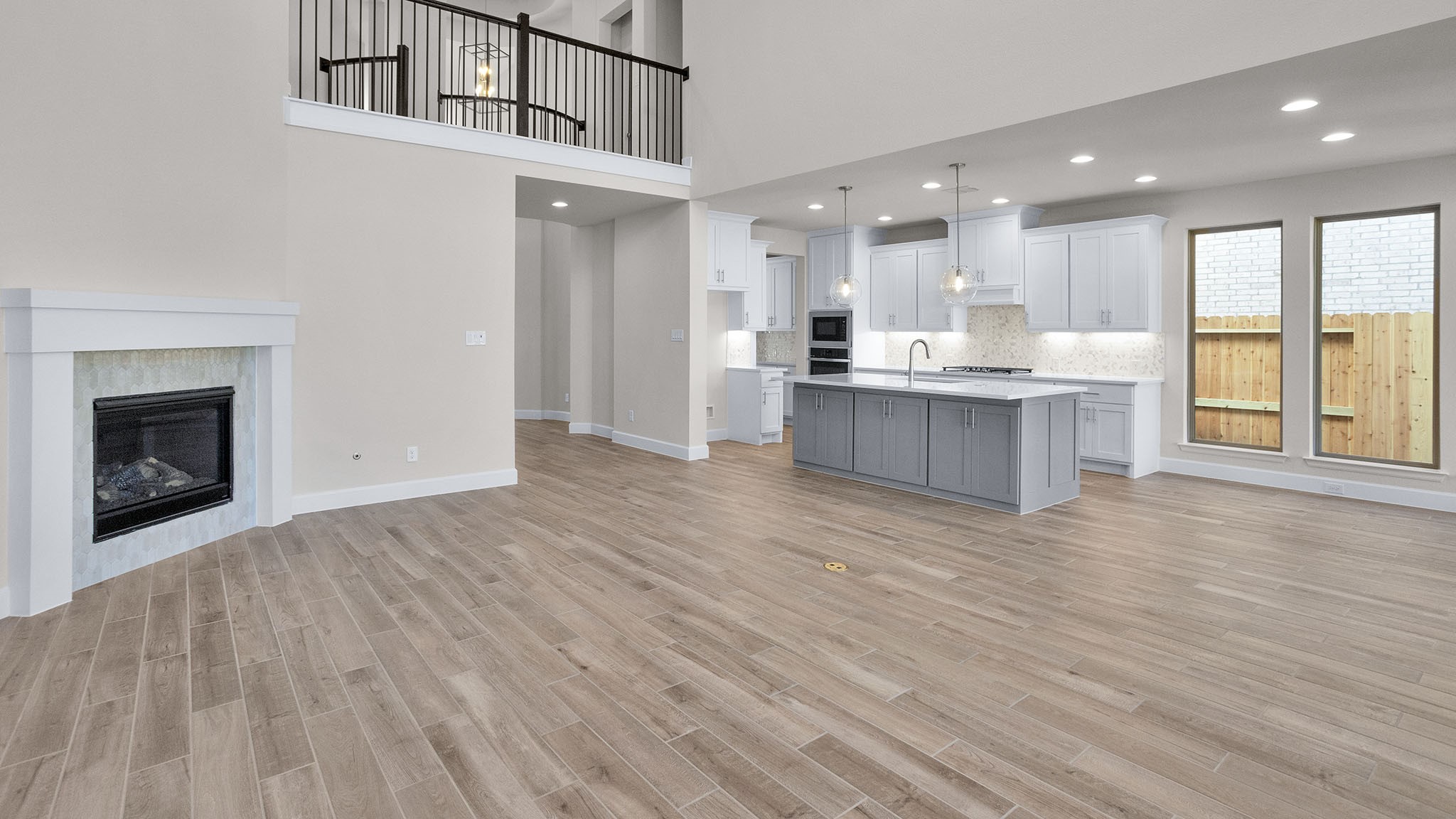 11911 Greenwood Drive Property Photo 2