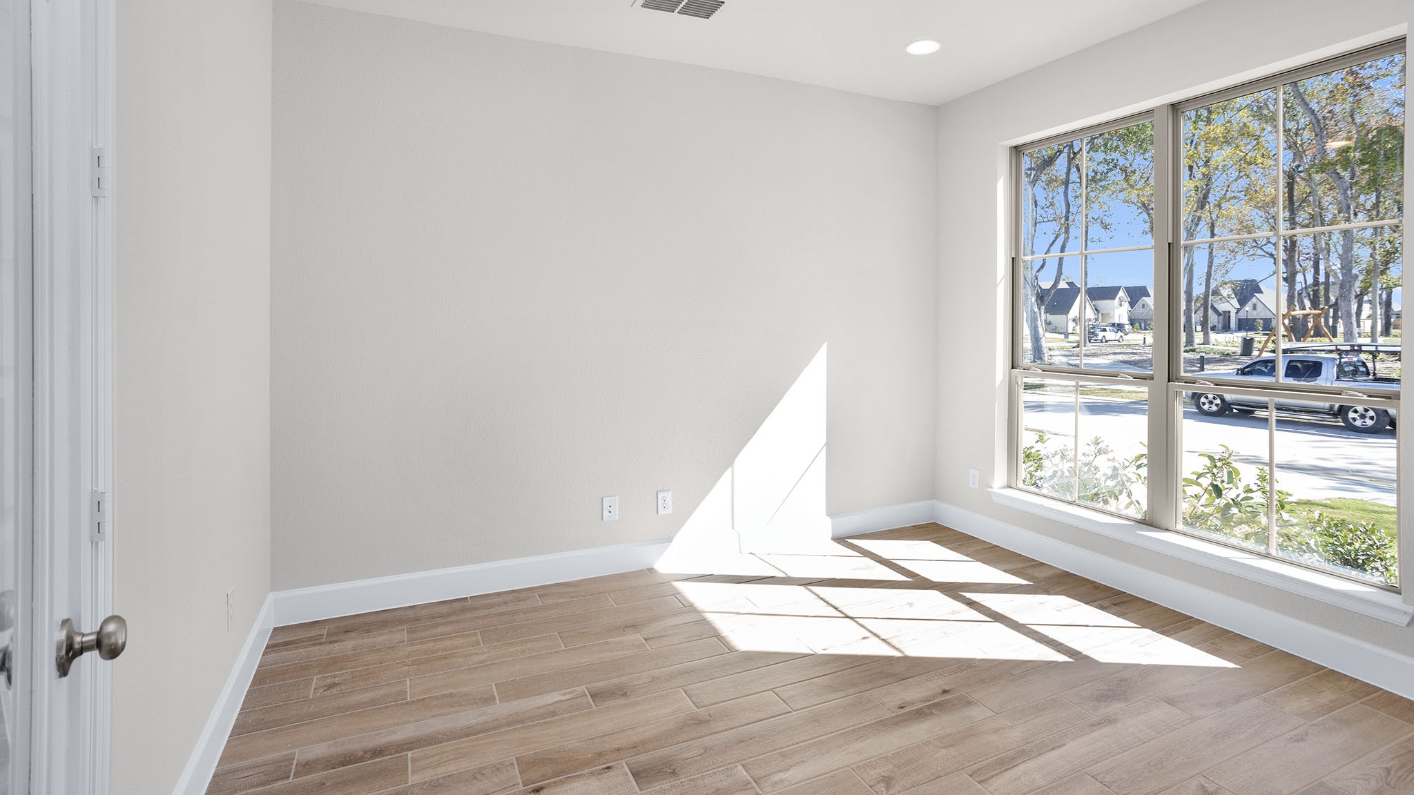 11911 Greenwood Drive Property Photo 9