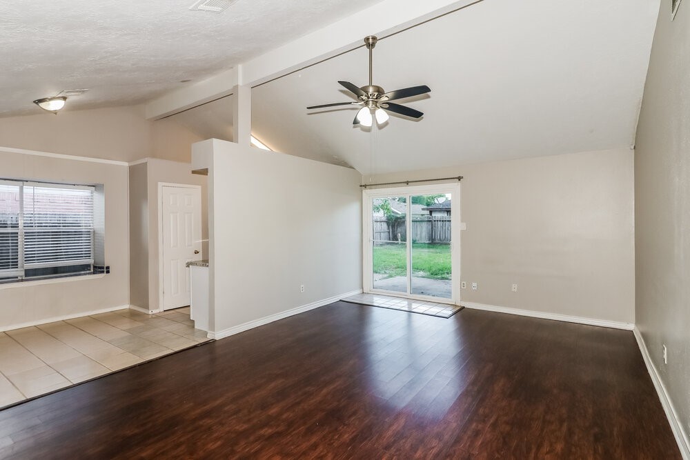 20250 Telegraph Square Lane Property Photo 3