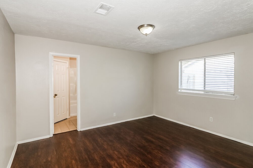 20250 Telegraph Square Lane Property Photo 10