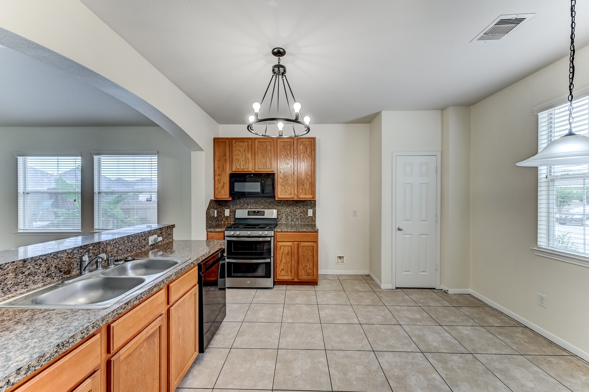 4039 Mossy Spring Lane Property Photo 6