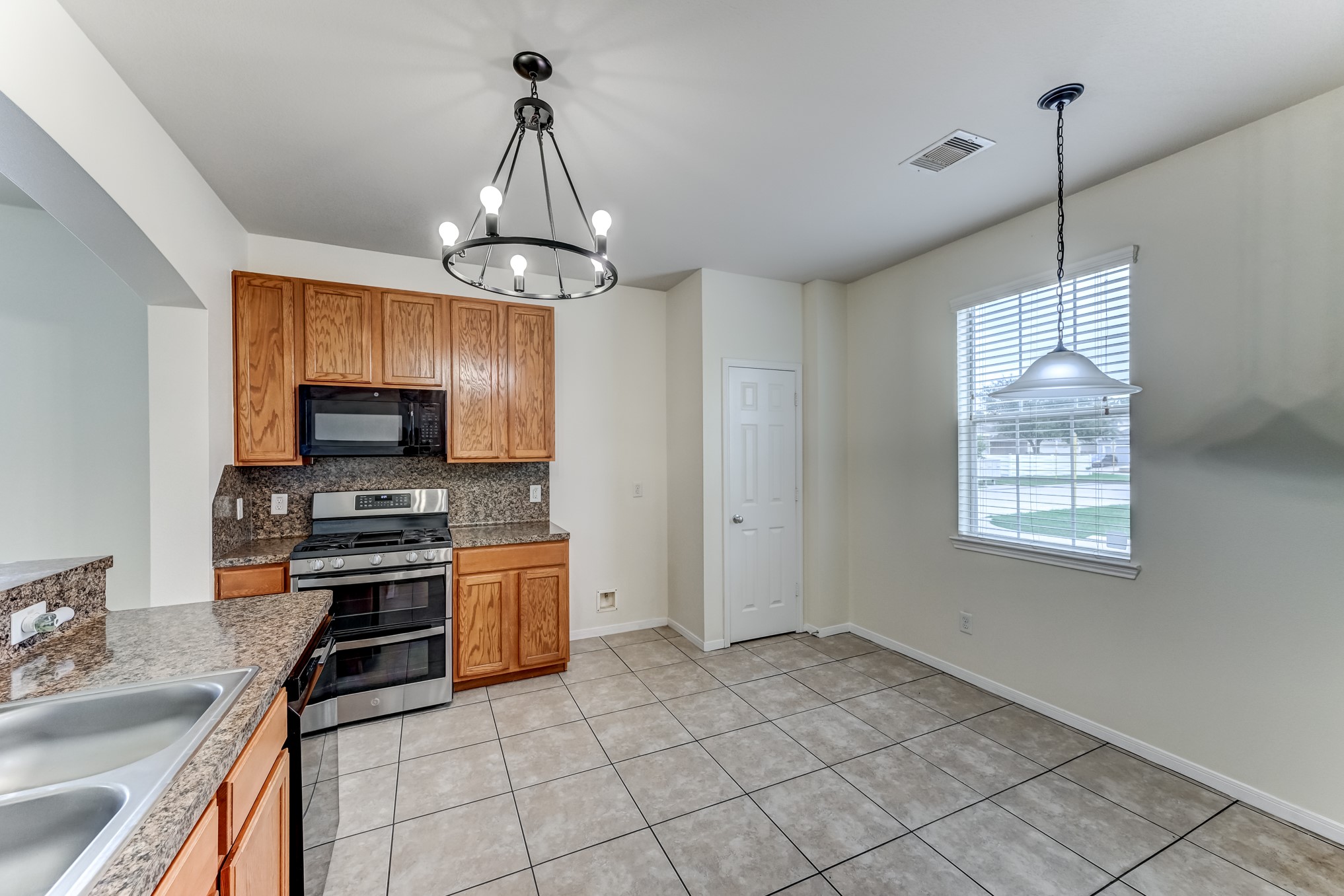 4039 Mossy Spring Lane Property Photo 7