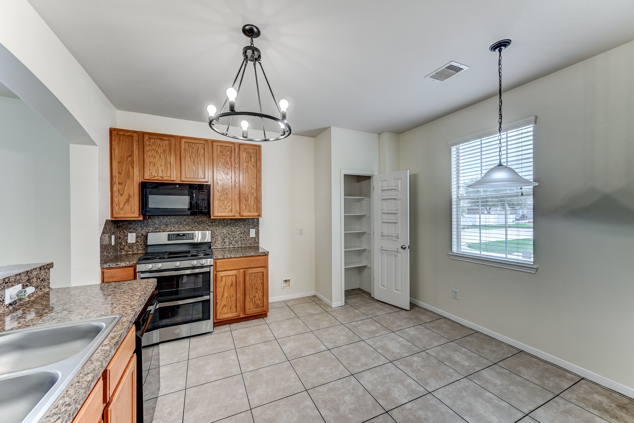 4039 Mossy Spring Lane Property Photo 8