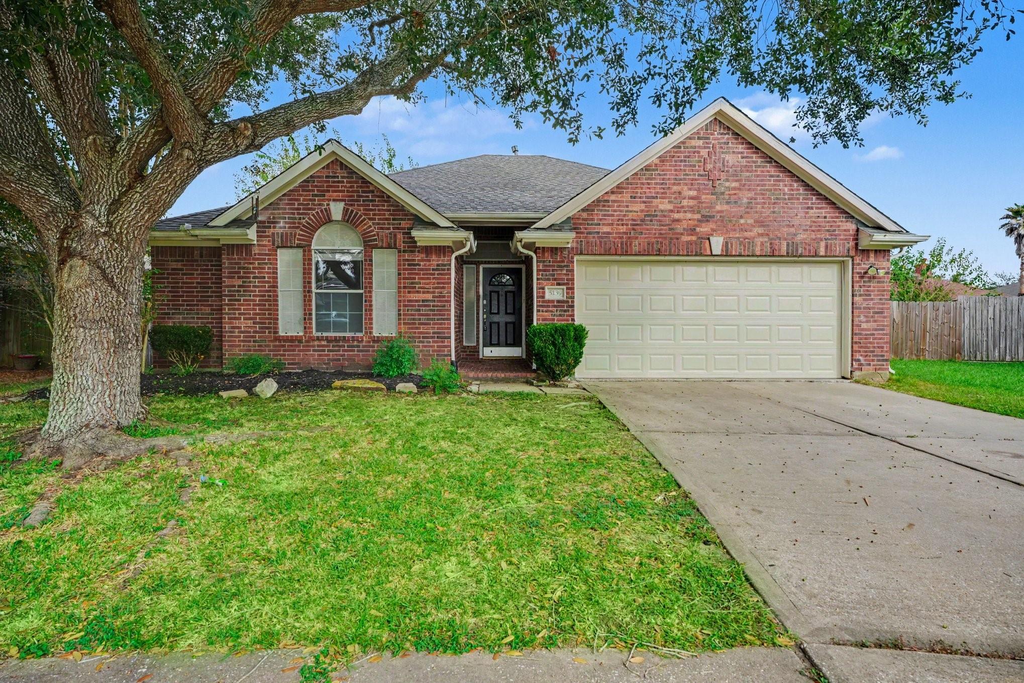 5139 Chase Park Circle, Bacliff Tx 77518 Property Photo 1