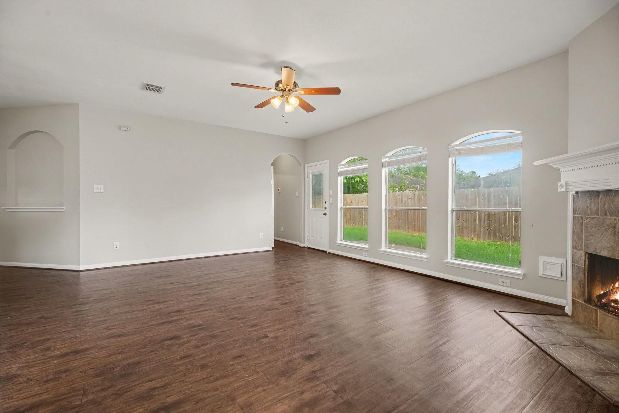 5139 Chase Park Circle, Bacliff Tx 77518 Property Photo 5