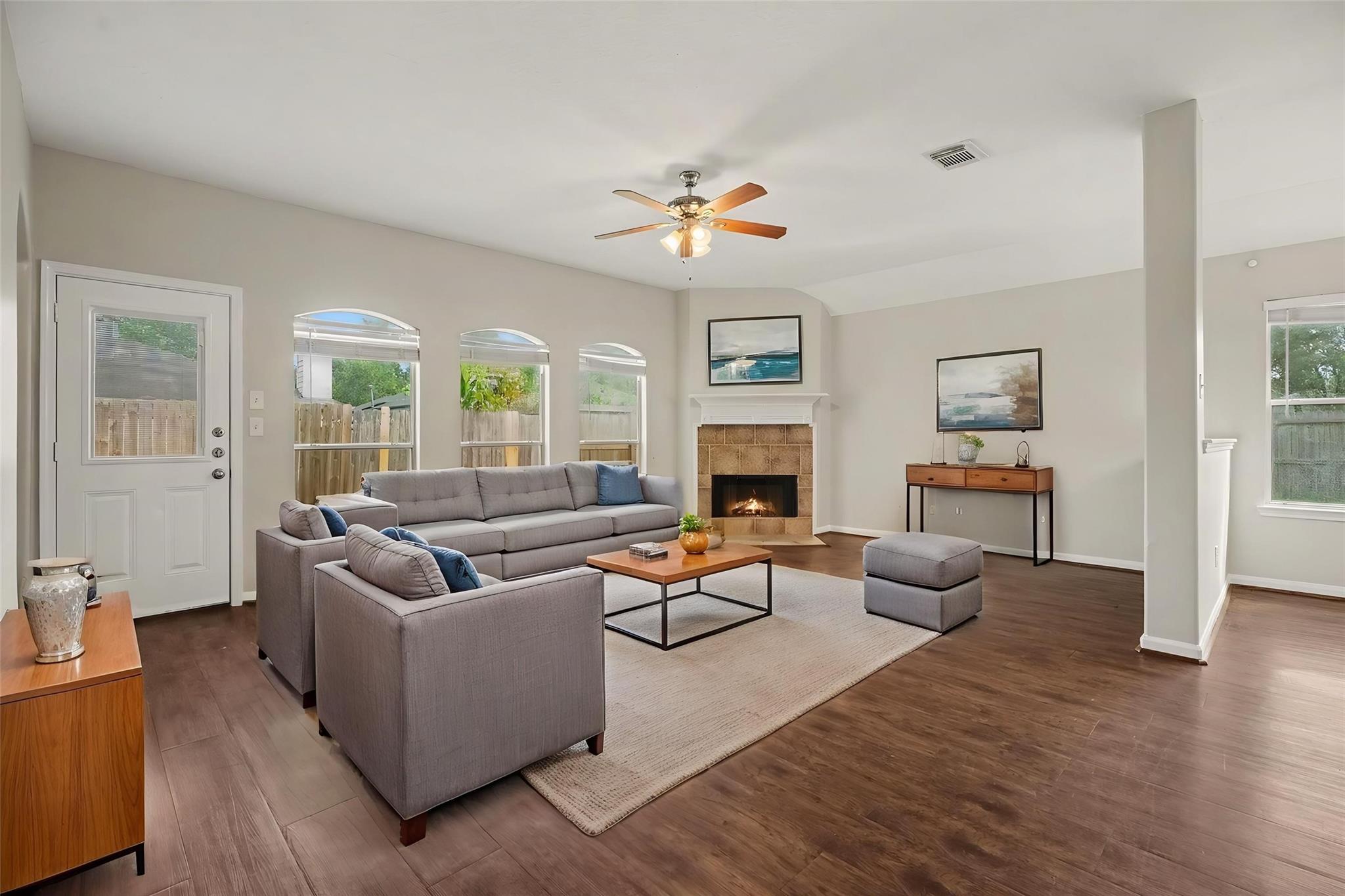 5139 Chase Park Circle, Bacliff Tx 77518 Property Photo 7