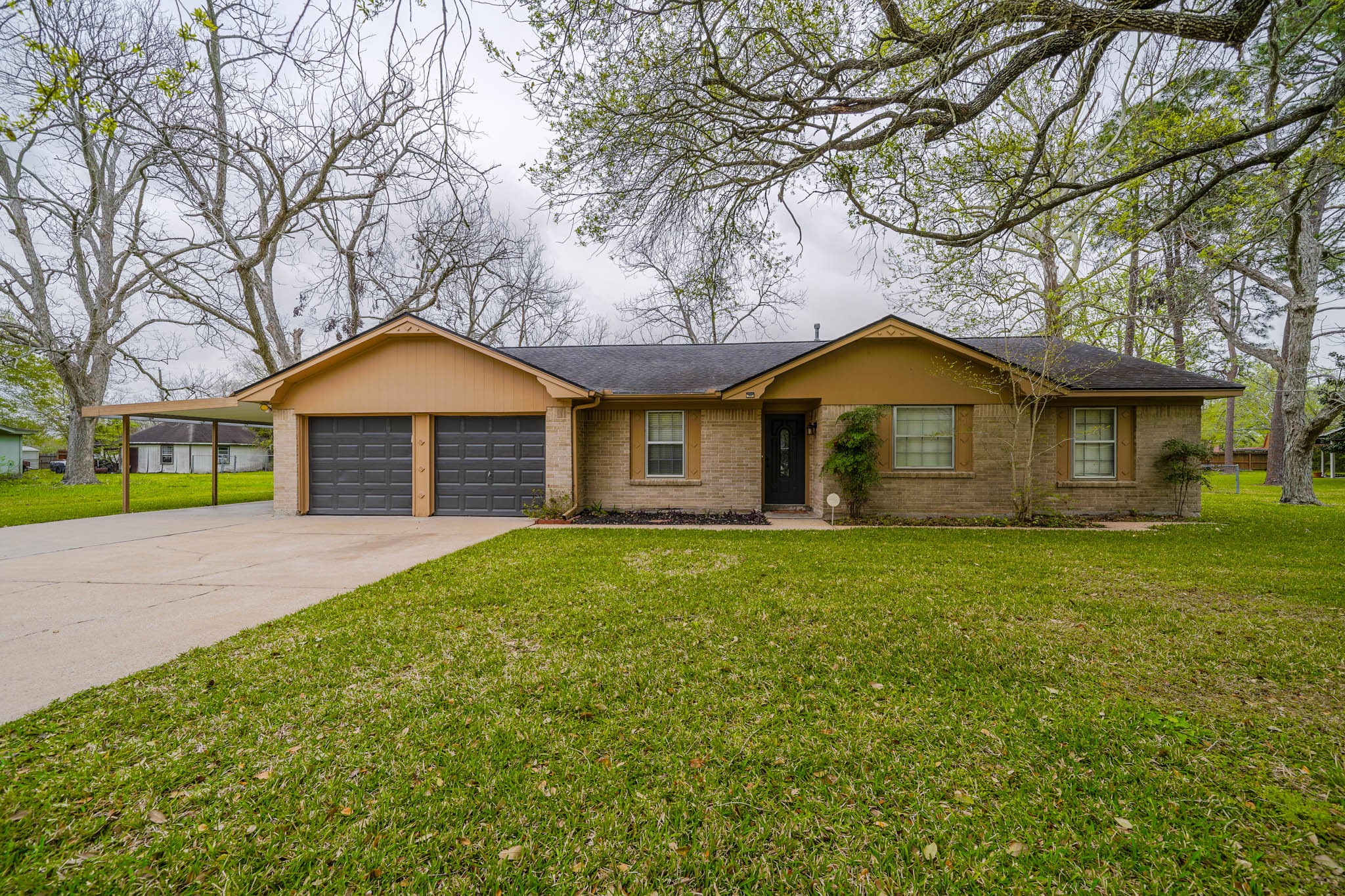 2404 Westfield Street Property Photo