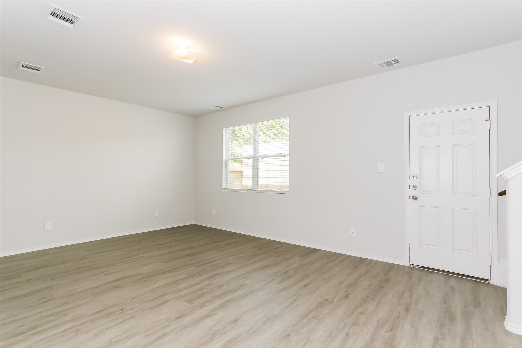2707 Bouvardia Way Property Photo 5