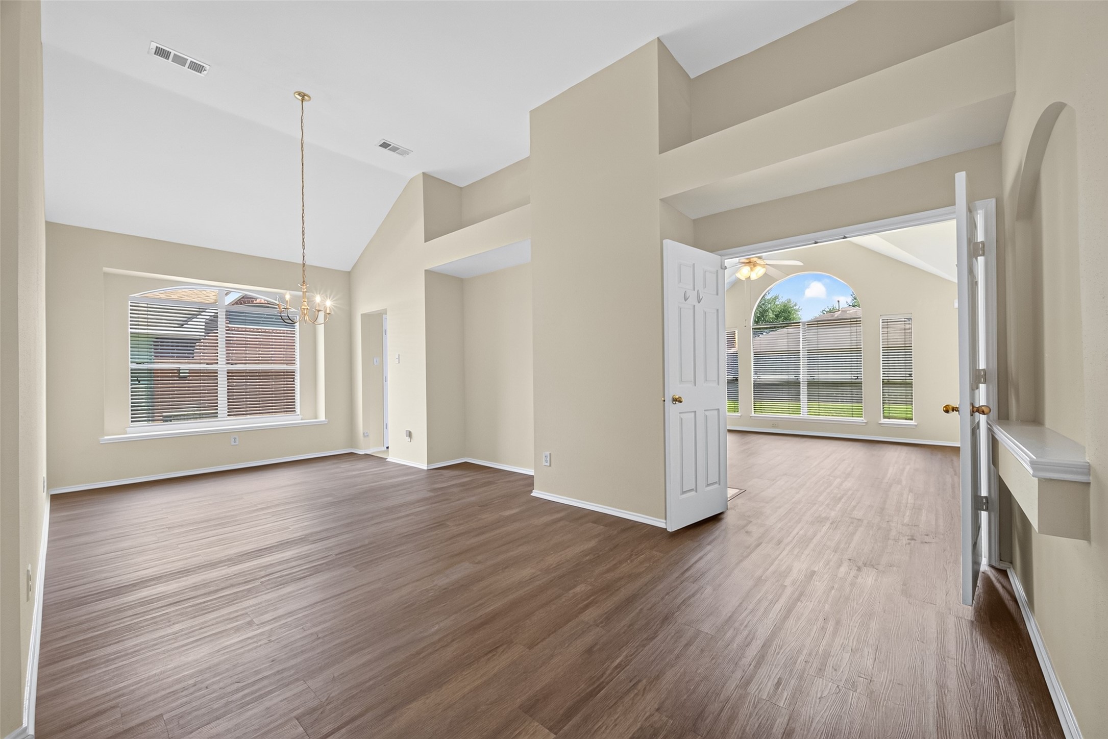 2111 Laurel Arbor Drive Property Photo 5