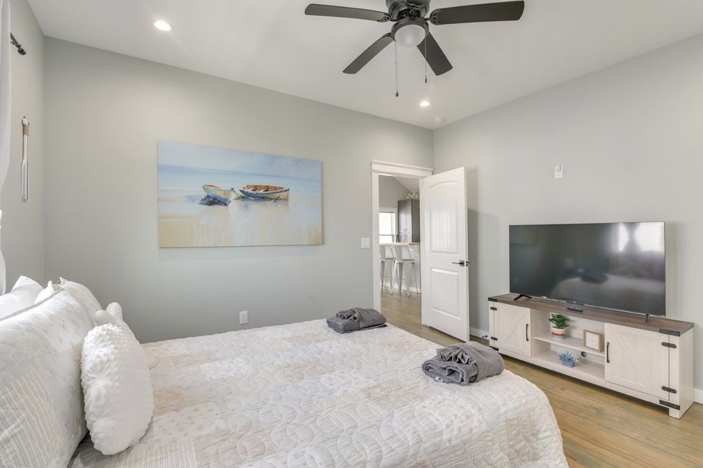 1049 Sunset Circle W Property Photo 11